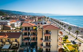 Residence L'Arcipelago Appartamenti Fronte Mare con Ampio Balcone